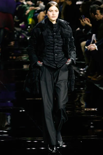 Look 11